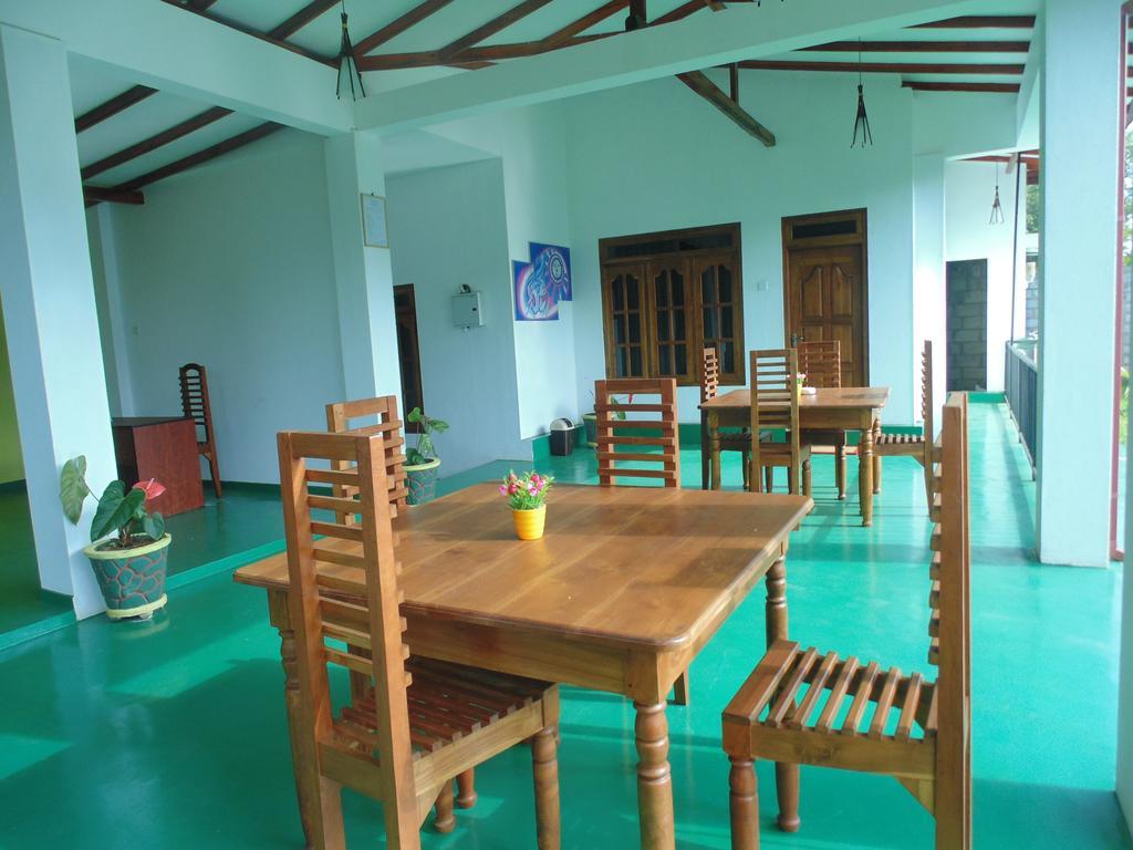 White Eagle Hotel Sigiriya Eksteriør bilde