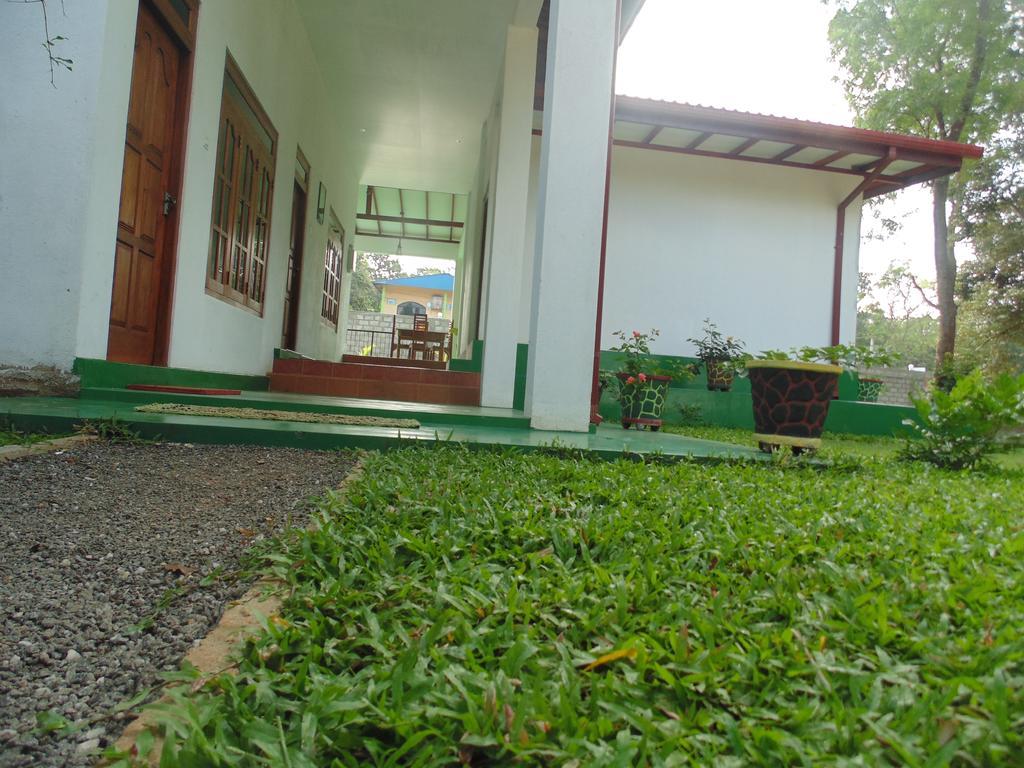 White Eagle Hotel Sigiriya Eksteriør bilde
