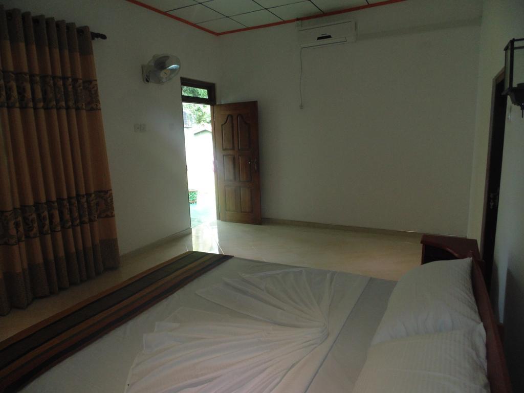 White Eagle Hotel Sigiriya Eksteriør bilde