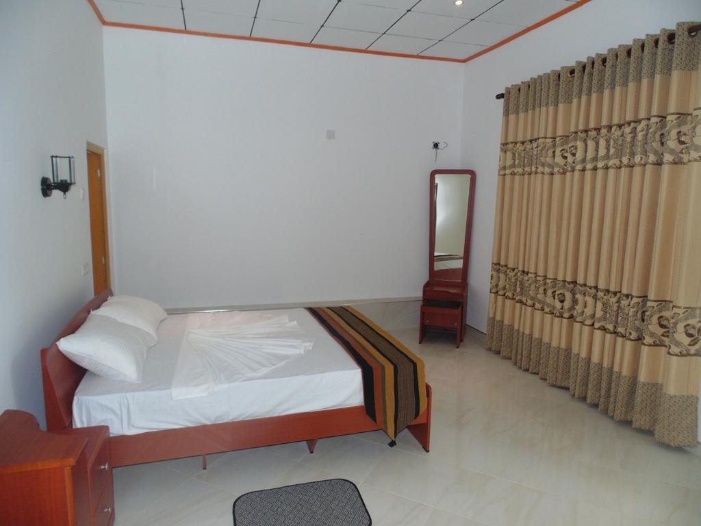White Eagle Hotel Sigiriya Rom bilde